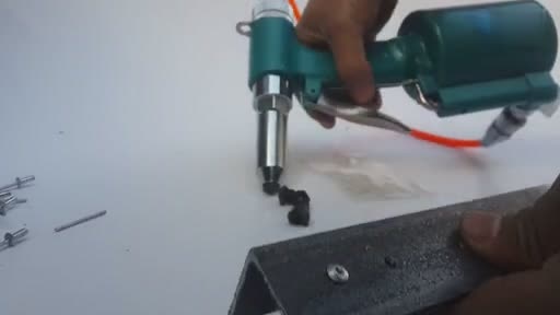新買的氣動鉚釘槍安裝使用指南與金屬材料拉釘實戰操作攻略